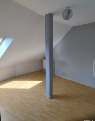2 Raum  Wohnung im Dachgeschoss