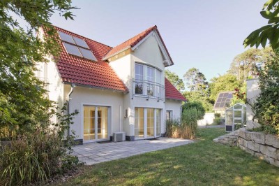Attraktives Einfamilienhaus mit 7 Zimmern, EBK, Kamin und Garage in Eckental