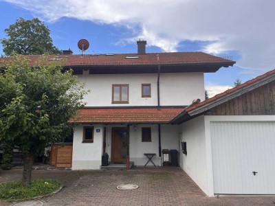 Helle 3,5-Zimmer Wohnung mit Garten und Terrasse in Aying