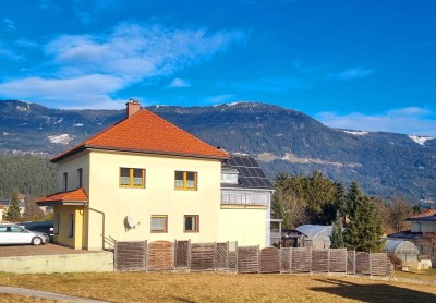 Schöne, lichtdurchflutete Wohnung mit Panorama-Terasse