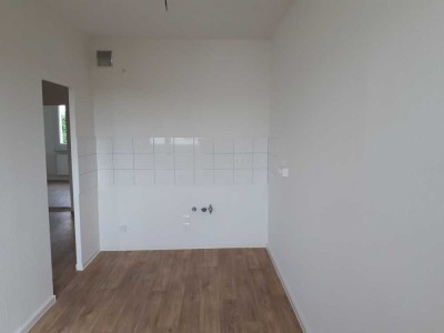 bezugsfertige 4-Raum-Wohnung mit Balkon