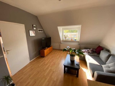 Helle, gepflegte 2,5-Raum-Dachgeschosswohnung in Hannover