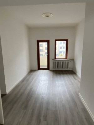 Schöne und neuwertige 2,5-Raum-Wohnung mit Einbauküche in Saarbrücken