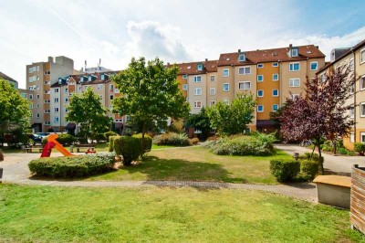 Über den Dächern wohnen! 2 Zimmerwohnung mit Balkon sucht nette Bewohner!