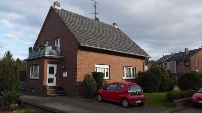 Zons, ruhige und sonnige Lage im 2 Parteien Haus