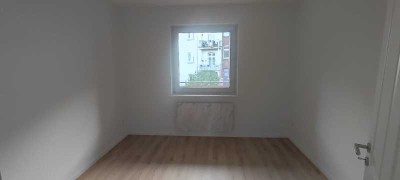 Erstbezug nach Sanierung mit Balkon: Ansprechende 3-Zimmer-Wohnung mit geh. Innenausstattung