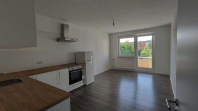 *Kapitalanlage vermietet 5,38 % Rendite* sanierte 4- Zimmer-Wohnung mit EBK in Magdeburg