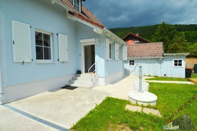 Komplett saniertes Einfamilienhaus mit Raxblick