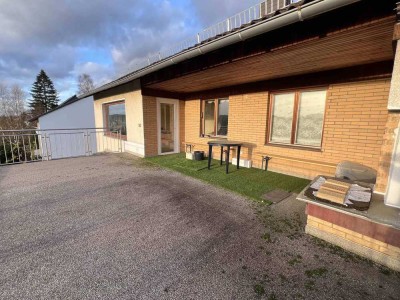 Freistehendes Einfamilienhaus mit wunderschönem Fernblick und großem Gartengrundstück in Nieste