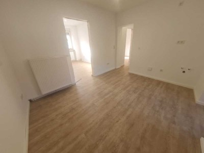 Renovierte 2-ZKB-Wohnung mit Balkon in zentraler Lage von Scheidt