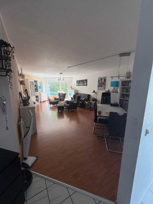 Attraktive 3 - Zimmer - Wohnung im 1. OG