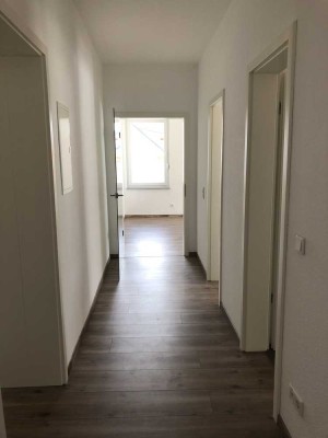komplett sanierte Wohnung