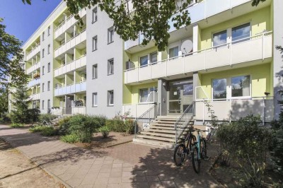 Selbst einziehen oder vermieten: Gepflegte 3-Zi.-Wohnung mit Balkon und weitem Blick