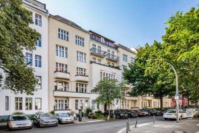 Bayerisches Viertel: Exklusive 4-Zimmer-DG-Wohnung mit 2 Terrassen