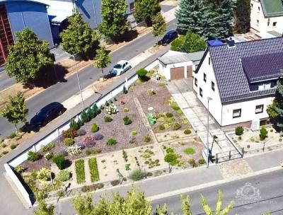 Doppelhaushälfte in Radebeul mit großem Nebengelass und viel Potential
