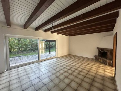 Frisch renoviertes 5-Zimmer-Bungalow-Haus mit vermieteter Einliegerwohnung in Bauschlott
