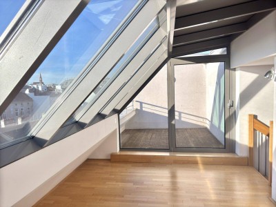 Moderne Dachgeschosswohnung mit Galerie &amp; Terrasse nahe Westbahnhof
