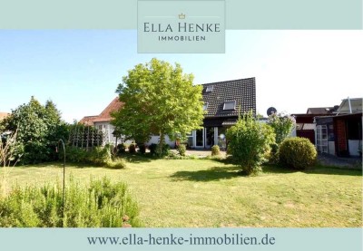 Große Doppelhaushälfte mit 7 Zimmern und schönem Garten...