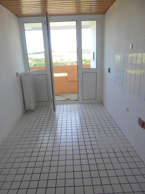 Preisgünstige und Barriere freie 3 Zimmer Wohnung mit Balkon und Stellplatz in gepflegter Anlage