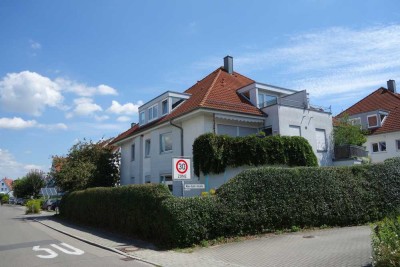 Schön geschnittene, geräumige drei Zimmer Erdgeschoss-Wohnung mit Terrasse in Unterkirchberg