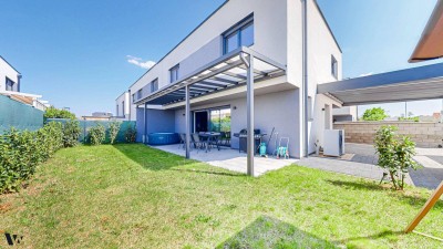 STILVOLLE DOPPELHAUSHÄLFTE MIT GARTEN IN STRASSHOF