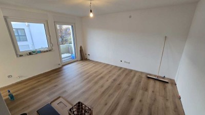 Erstbezug nach Kernsanierung: moderne 2-Zimmer-Wohnung mit Balkon & neuer EBK in ruhiger Lage
