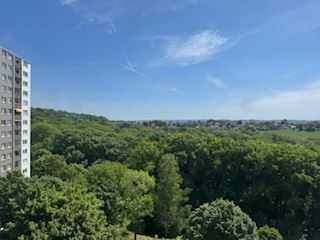 Top 2 Zi.-WE mit Balkon, Einbauküche, großes Bad großartigem Blick uvm.