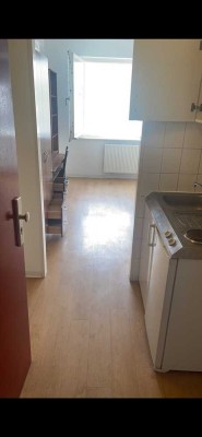 Nur 4 Wochen im Juli – Helles, möbliertes Studio nahe Tiergarten – All-inclusive!