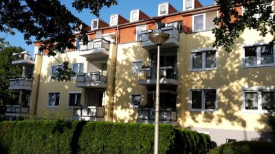 Sonnige, lichtdurchflutete DG- Wohnung im Grünen auf 2 Ebenen