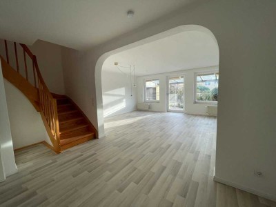 Helles, zentral gelegenes 4-Zimmer-Reihenhaus  mit ausgebautem Dachgeschoss