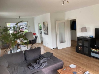 Möblierte 2ZKB WHG mit Balkon,  Dachterrasse und Einbauküche in Bielefeld