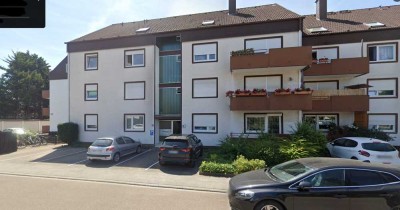 Renovierte 3-Zimmer-Erdgeschosswohnung mit Balkon, Garage, Stellplatz