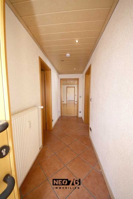 Große, modernisierte Wohnung im Bungalow-Stil