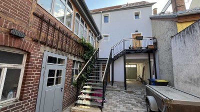 Kernsaniertes Wohnhaus mit ca. 284 m² Wohnfläche in Bürgel (3 WE, Dachterrasse, Wärmepumpe)