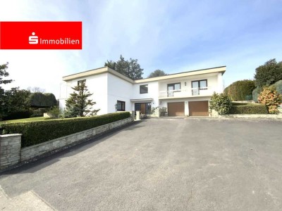 Beindruckender Flachdach-Bungalow in Traumlage von Hanau-Mittelbuchen!