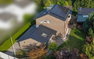 Wohnen am Waldrand: Zweifamilienhaus + Nebenhaus mit großem Garten - provisionsfrei