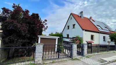 Klein & gemütlich mit großem Grundstück