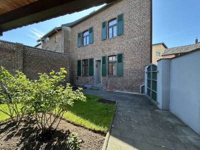 Stilvoll kernsaniertes Einfamilienhaus mit Garten in Bonn-Muffendorf - Ihr neues Zuhause!