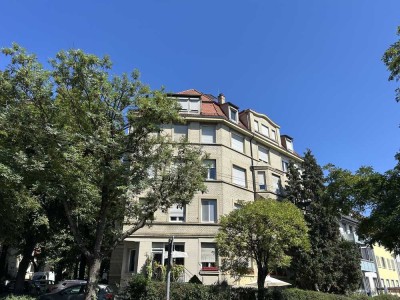 FREI - Großzügige 2,5 Zi- DG-Whg mit  Ausbaupotiential Bühne - Aussicht! Jahrhundertwendehaus(1900)