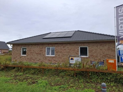 Freistehender 4,5-Zi.-Winkelbungalow in Neubaugebiet Hohnstorf (Elbe)