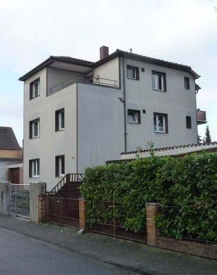 Helle und freundliche 2-Zimmer-Wohnung in ruhiger Lage mit zwei Sonnen-Balkonen