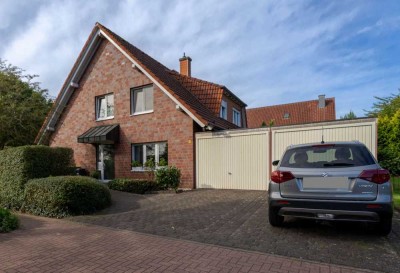 Zweifamilienhaus mit Photovoltaikanlage auf Erbpachtgrundstück – eine attraktive Kapitalanlage