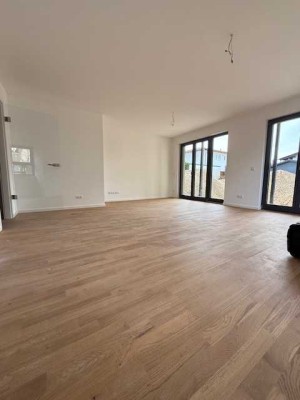 2 Zimmerwohnung mit Terrasse, Garten und Hobbyraum ab 01.07. zu vermieten