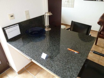 Geschmackvolle, vollständig renovierte 1-Zimmer-Wohnung mit geh. Innenausstattung mit EBK in Neuss