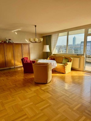 4-Zimmer-Penthouse mit EBK _ befristet - WGs willkommen