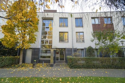 EXKLUSIVE PENTHAUS-MAISONETTE MIT 4 ZIMMERN, GROSSER SONNENTERRASSE UND DIREKTEM LIFTZUGANG