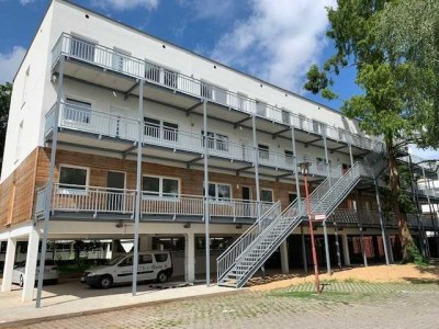 Moderne 2 ZKB Wohnung mit Balkon im Grünen