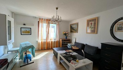 Schöne Eigentumswohnung 3-Zimmer-mit EBK frisch modernisiert