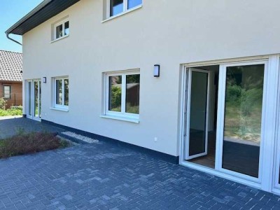 Sonnenterrasse + 5 Zimmer + großzügiges Grundstück + Erstbezug
