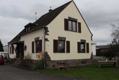 5,5-Zimmer-Einfamilienhaus mit in Euskirchen-Stotzheim